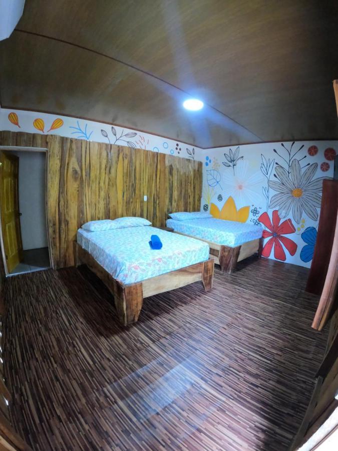 Tree House Samanea Lodge プエルト・リモン エクステリア 写真