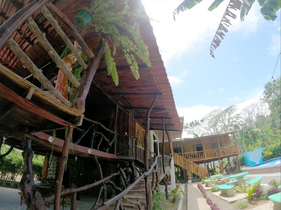 Tree House Samanea Lodge プエルト・リモン エクステリア 写真