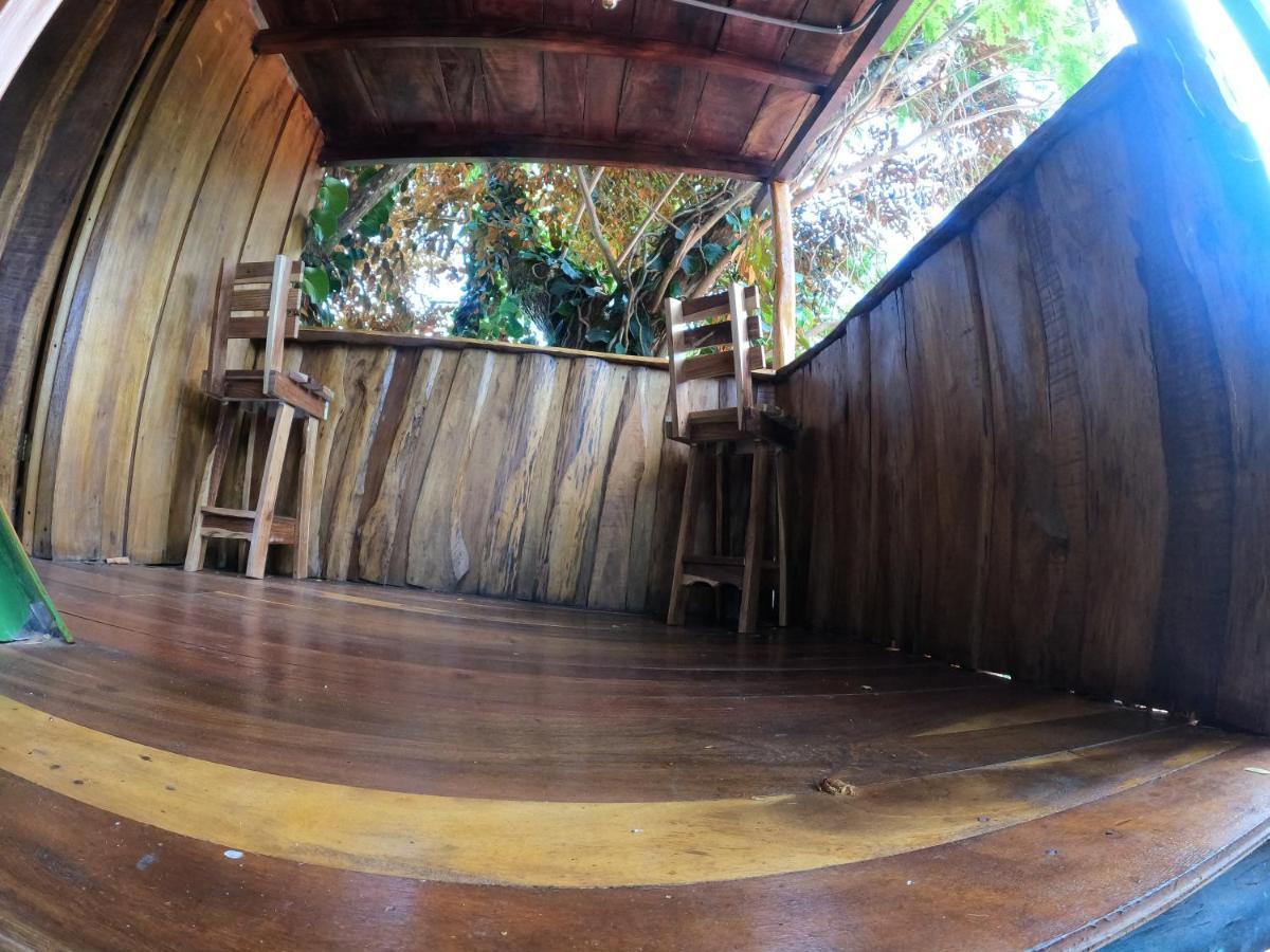 Tree House Samanea Lodge プエルト・リモン エクステリア 写真