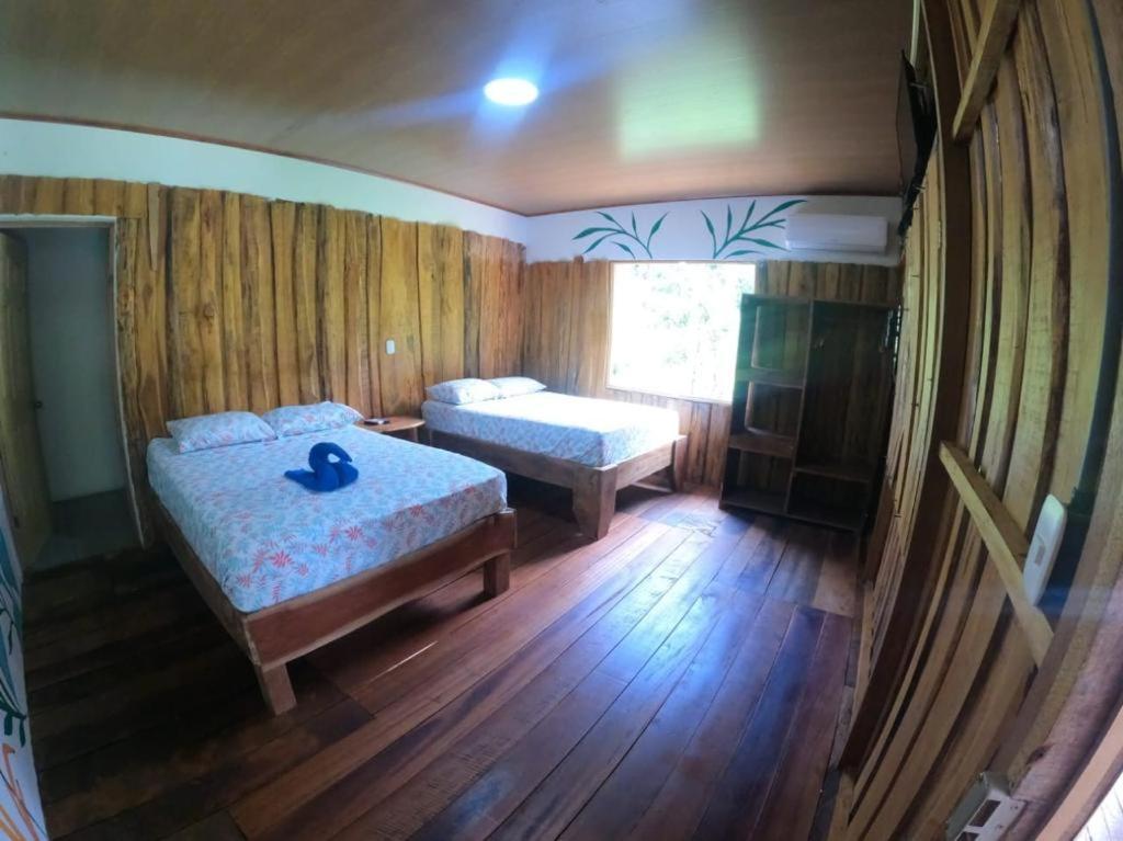 Tree House Samanea Lodge プエルト・リモン エクステリア 写真